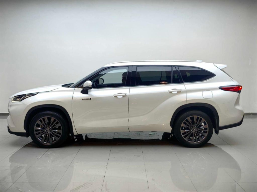 TOYOTA HIGHLANDER 2022 Twin Engine 2.5L 4WD Premium 7-Seater - Huishida Trading