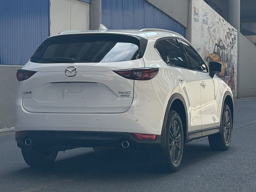Mazda CX-5 2020 модельного года, 2,0 л, автоматическая коробка передач, передний привод, комплектация «Zhi Zun» - Huishida Trading