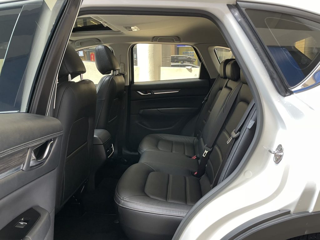 Mazda CX-5 2020 модельного года, 2,0 л, автоматическая коробка передач, передний привод, комплектация «Zhi Zun» - Huishida Trading