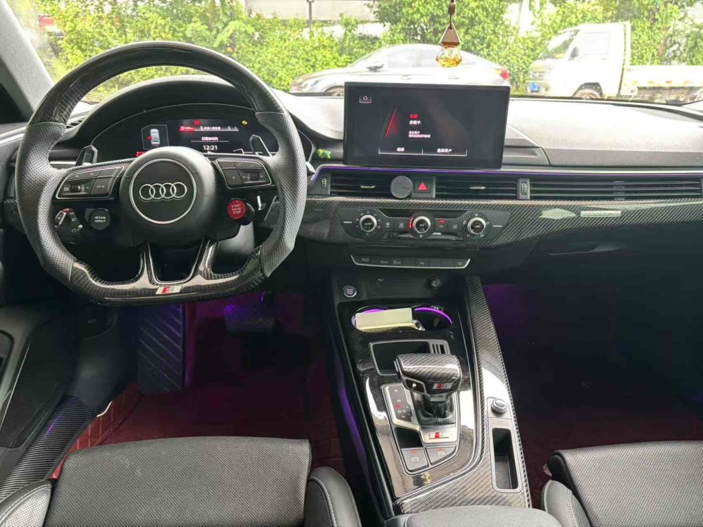 Audi A4L 2020 40 TFSI Stylish Dynamic - Huishida Trading