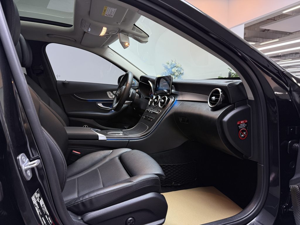 Mercedes-Benz C260 Sport 2021 C 260 L Sport - Huishida Trading