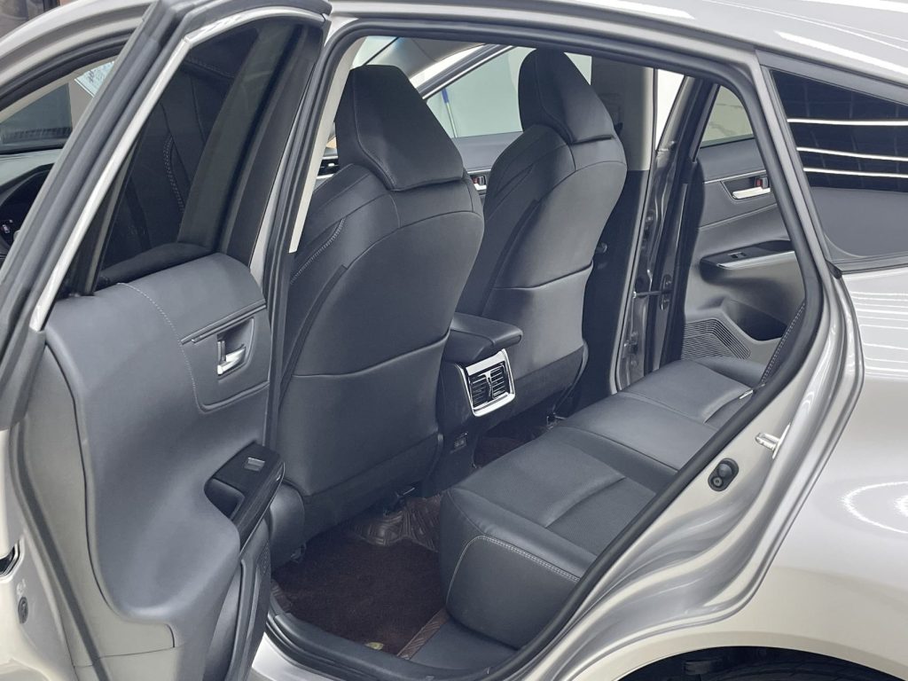 Toyota VENZA 2022 2.0 4WD Supreme Edition - Huishida Trading