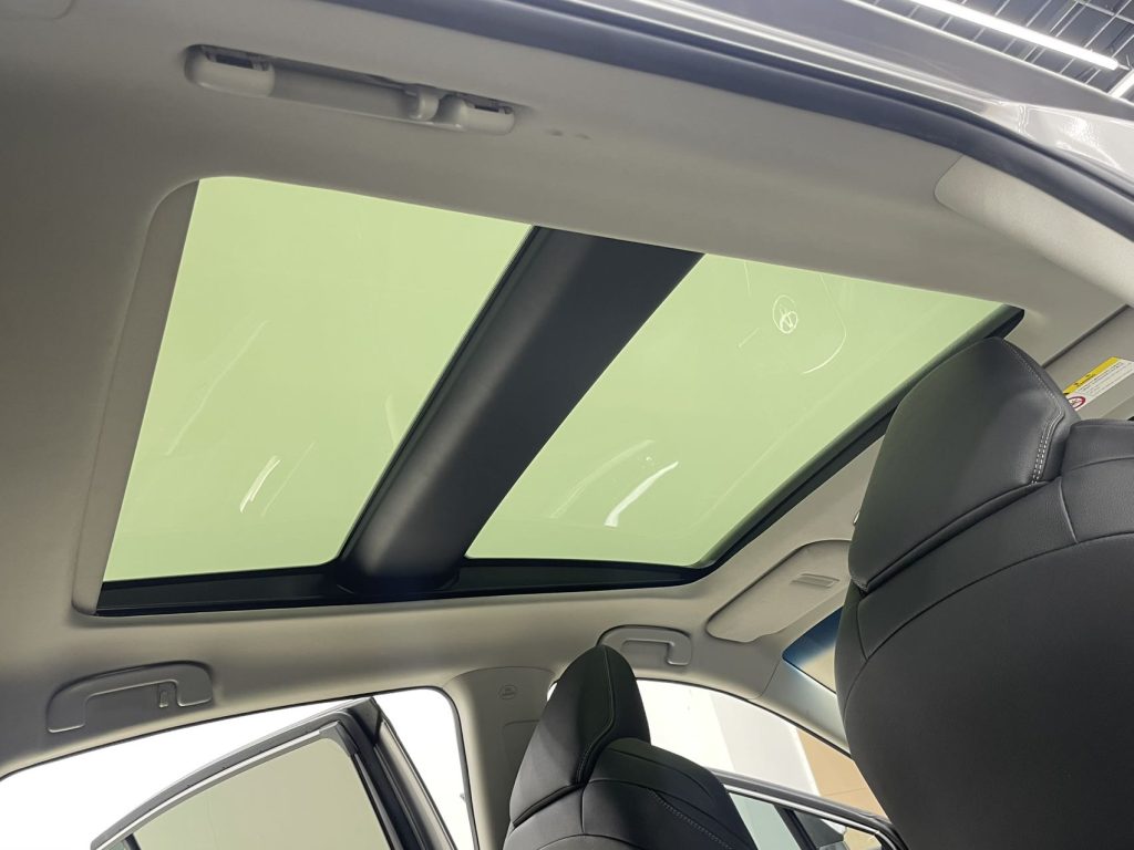 Toyota VENZA 2022 2.0 4WD Supreme Edition - Huishida Trading