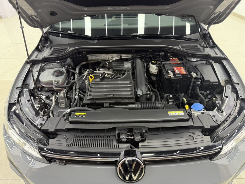 Volkswagen Golf 2021 280TSI DSG R-Line (обновленная приборная панель GTI) - Huishida Trading