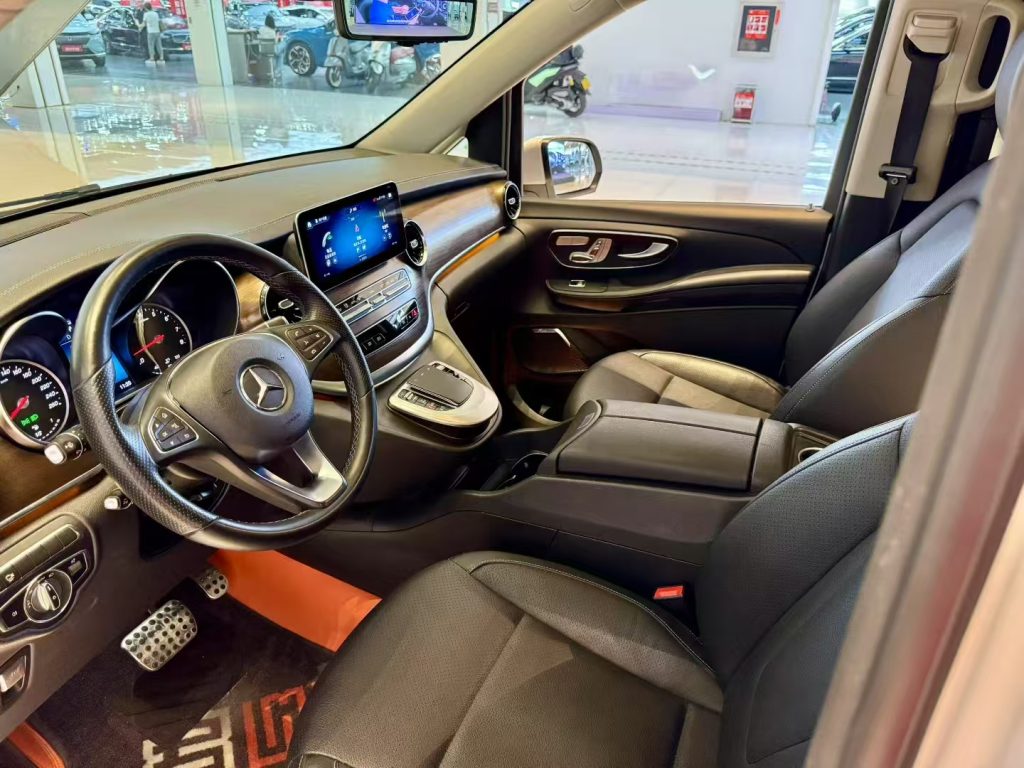 Mercedes-Benz V260L Luxury 2021 V 260 L Long Wheelbase Luxury - Huishida Trading