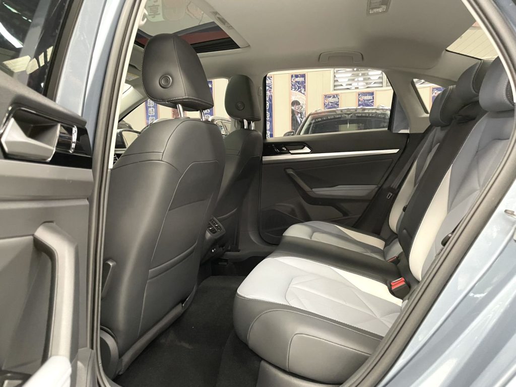 VW Lavida 2023 модельного года 280TSI DSG Yongyi Edition - Huishida Trading