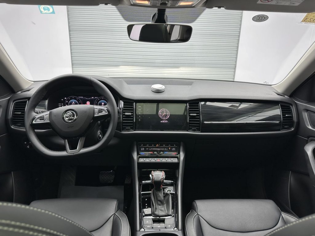 Skoda Kodiaq 2020 модельного года TSI330 5-местный с передним приводом, версия Luxury Premium - Huishida Trading