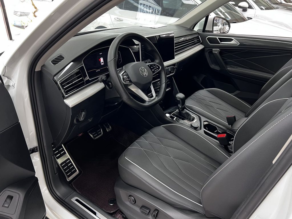 Volkswagen TiguanL 2023 380TSI Auto 4WD R-Line 7-местный - Huishida Trading