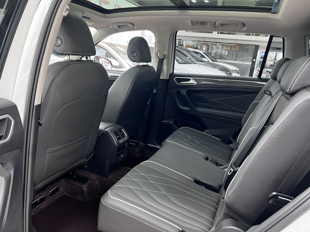 Volkswagen TiguanL 2023 380TSI Auto 4WD R-Line 7-местный - Huishida Trading