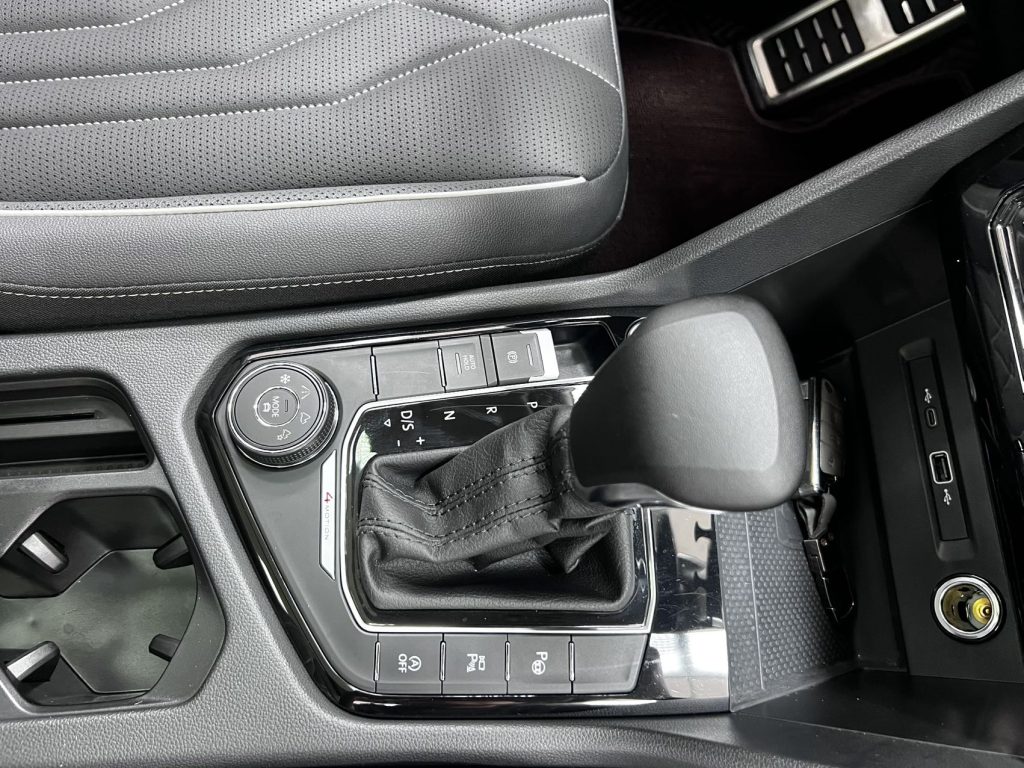 Volkswagen TiguanL 2023 380TSI Auto 4WD R-Line 7-местный - Huishida Trading
