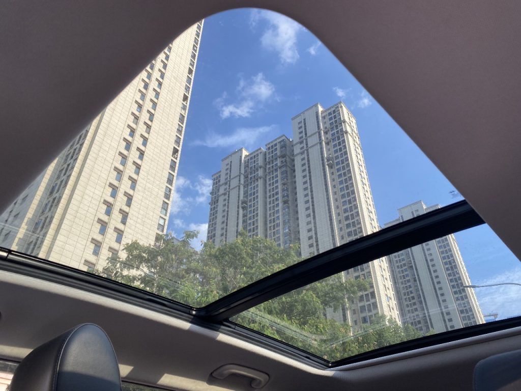 Beijing Hyundai ix35 2021 модельного года 240TGDi DCT с приводом на две оси GLS Leading Edition, соответствует стандарту - Huishida Trading