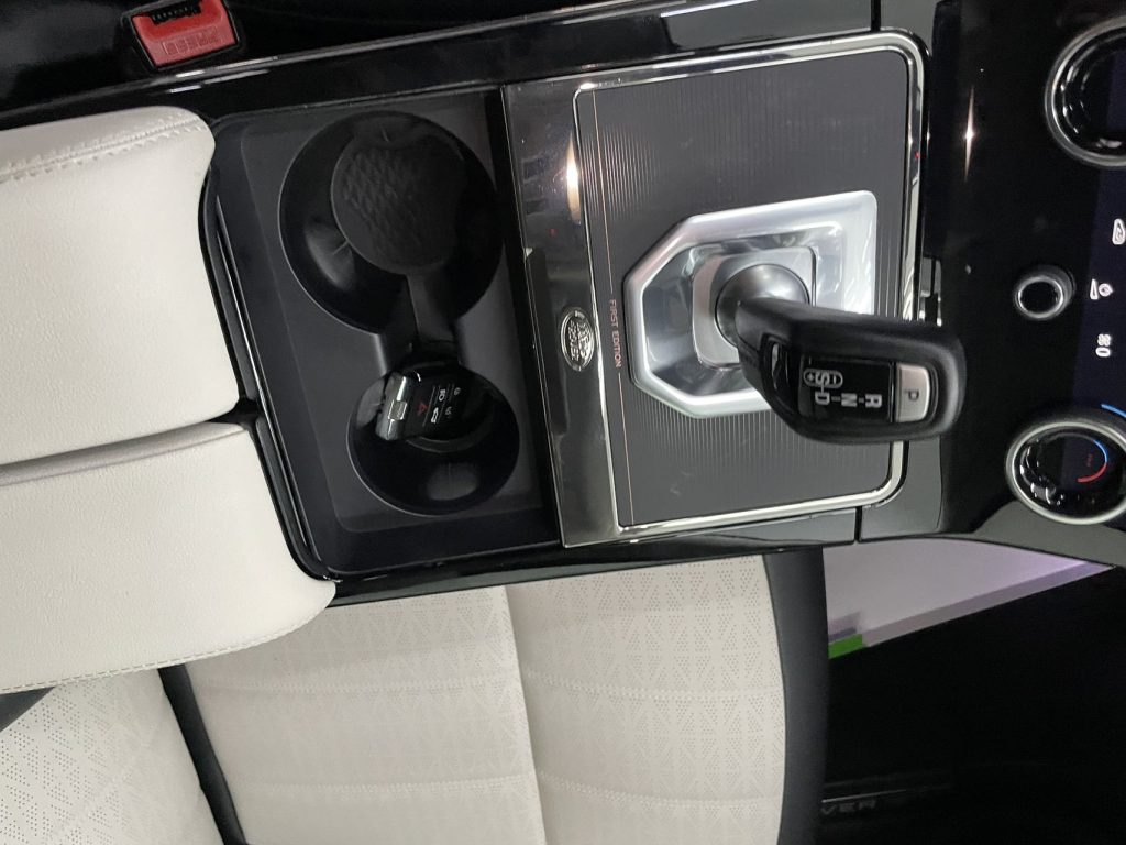 Range Rover Evoque 2021 Evoque L 249PS R-Dynamic Первое издание Первое издание - Huishida Trading
