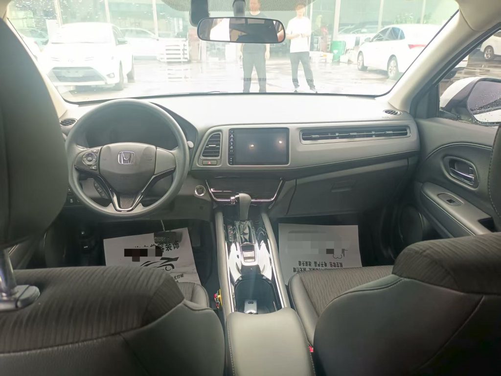 Honda Vezel 2020 220 TURBO CVT Luxury Edition - Huishida Trading