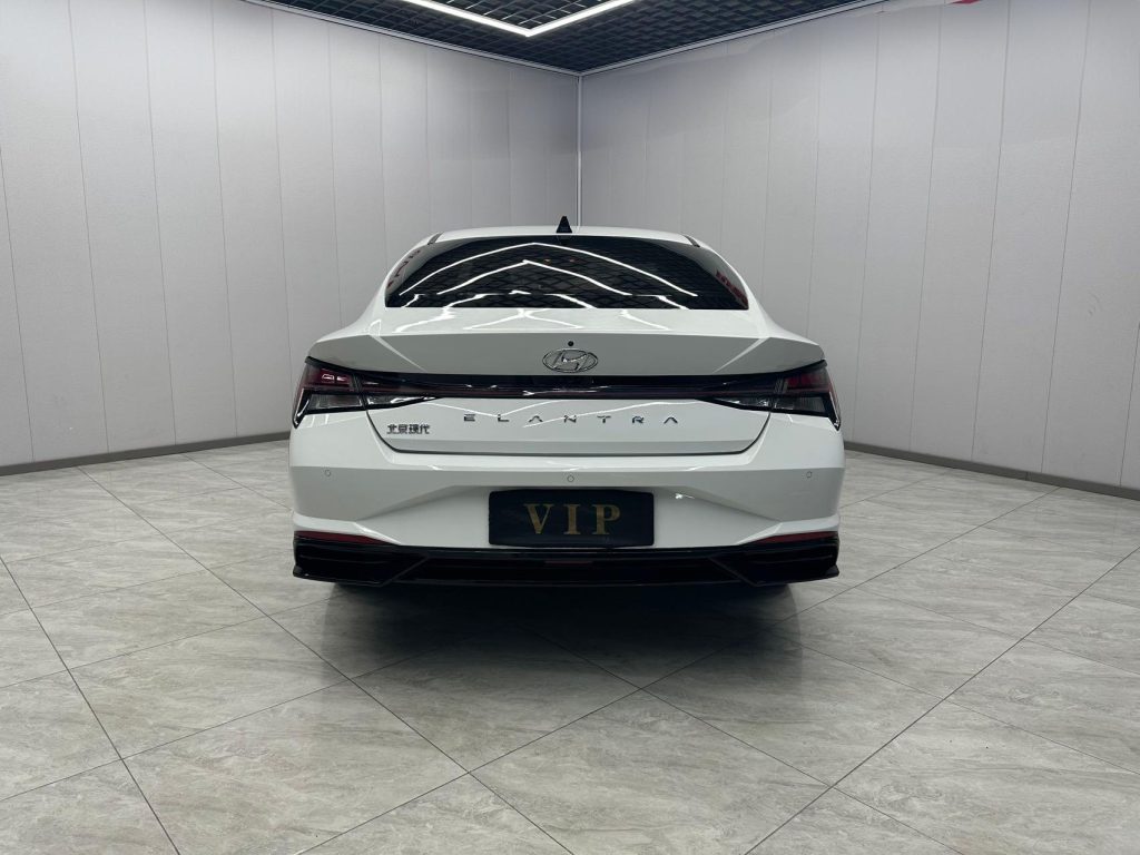 Hyundai Elantra White 2021 1.5L CVT LUX Premium - Huishida Trading