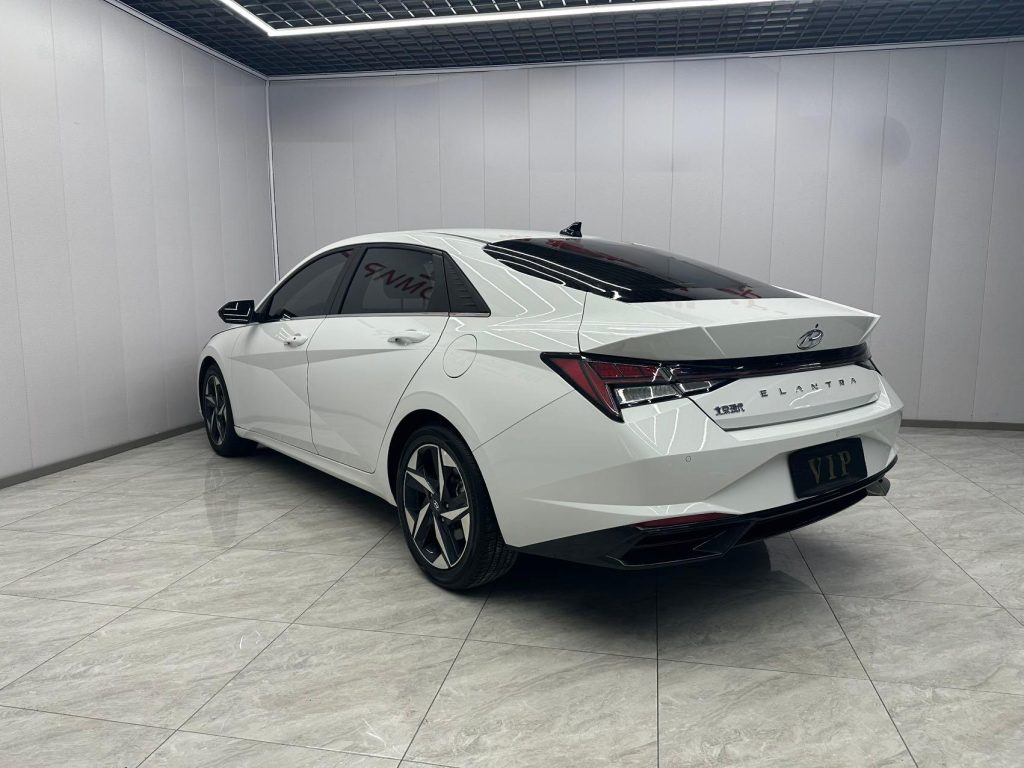 Hyundai Elantra White 2021 1.5L CVT LUX Premium - Huishida Trading