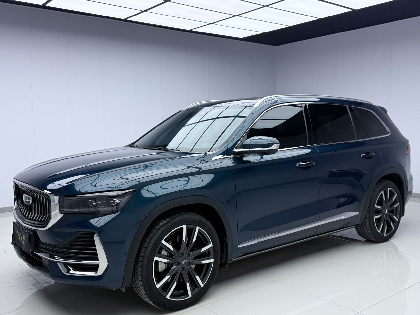 Geely Monjaro 2021 модельного года 2.0TD высокопроизводительный флагманский автомобиль с автоматической коробкой передач и полным приводом.