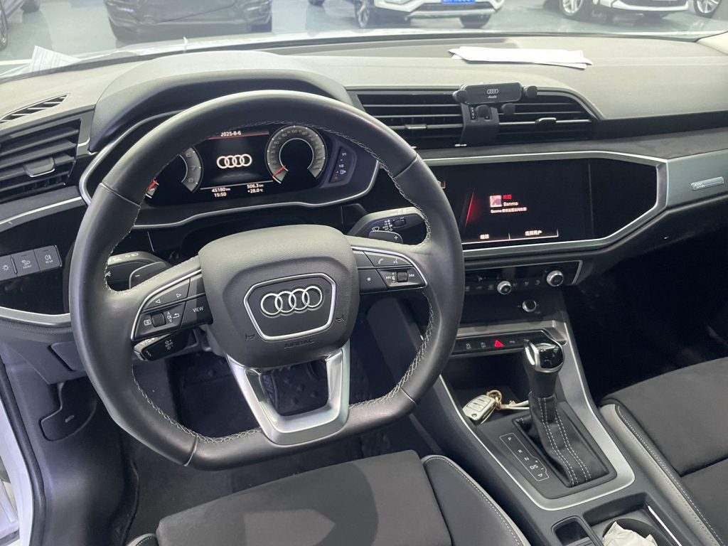 Audi Q3 2022 35 TFSI Fashion Dynamic - Huishida Trading