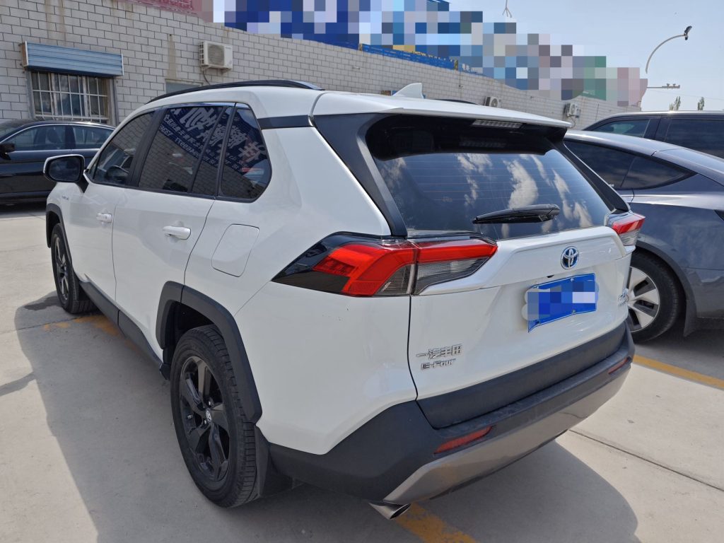 Toyota RAV4 2021 модельного года с двойным двигателем 2,5 л E-CVT, полный привод, версия Elite PLUS. - Huishida Trading