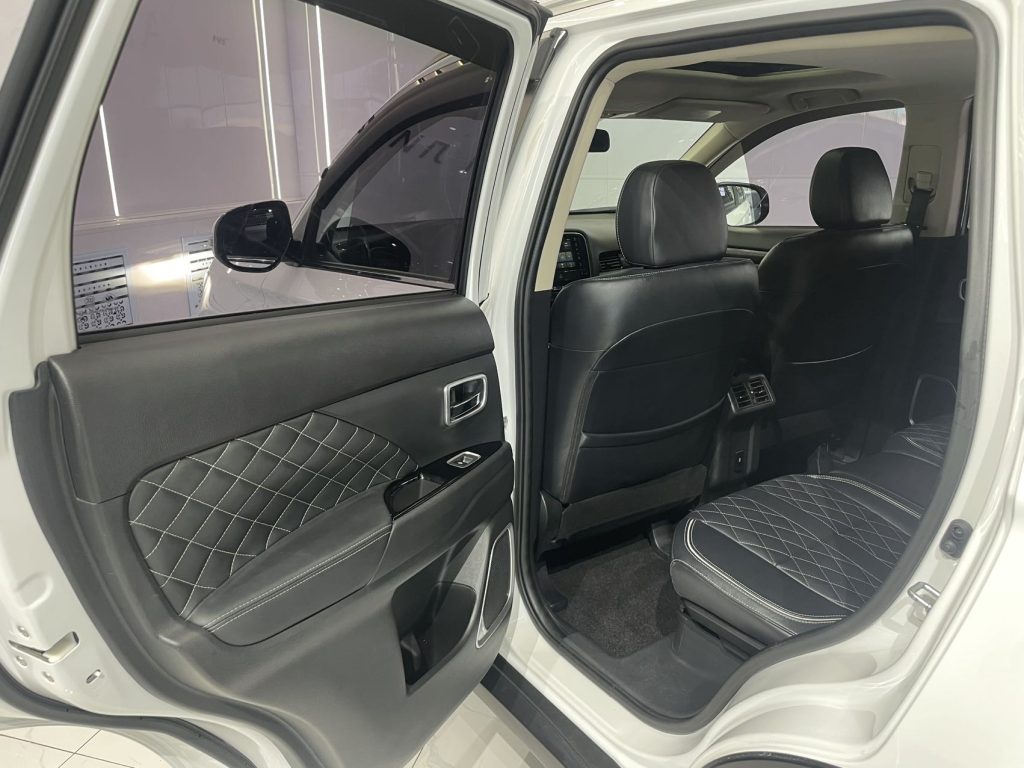 Mitsubishi Outlander 2019 2.4L 4WD Enjoy Edition 7 Seater - Huishida Trading