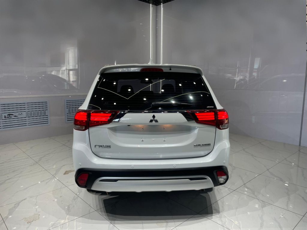 Mitsubishi Outlander 2019 2.4L 4WD Enjoy Edition 7 Seater - Huishida Trading