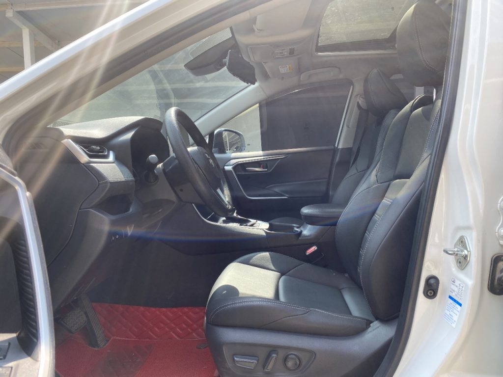 Toyota Wildlander 2021 модельного года, 2,0 л, CVT, полный привод, люкс-версия. - Huishida Trading
