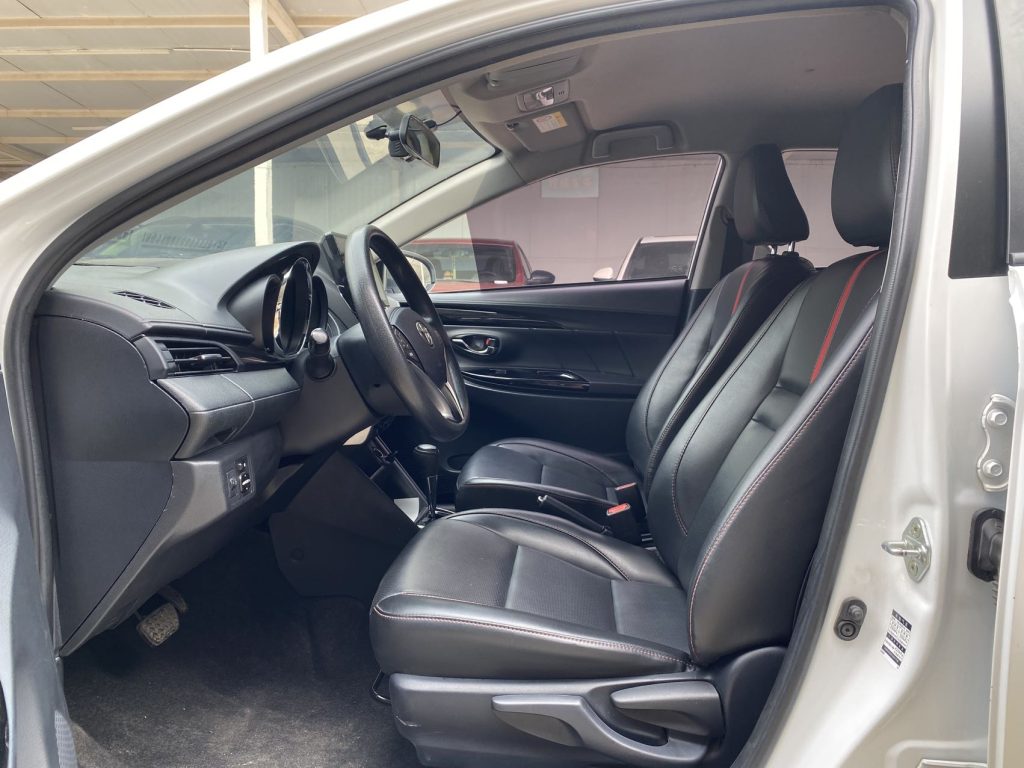 Toyota YARiS L 2022 модельного года, версия X 1.5L CVT Luxury PLUS. - Huishida Trading