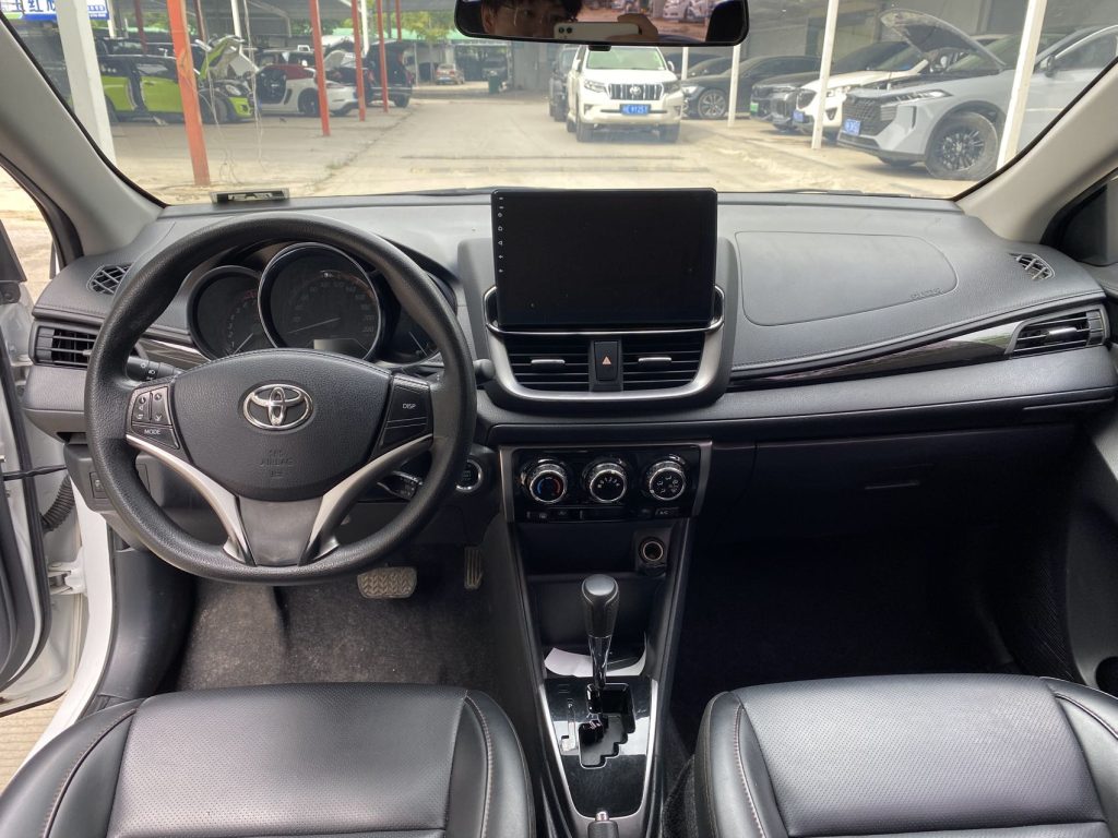 Toyota YARiS L 2022 модельного года, версия X 1.5L CVT Luxury PLUS. - Huishida Trading