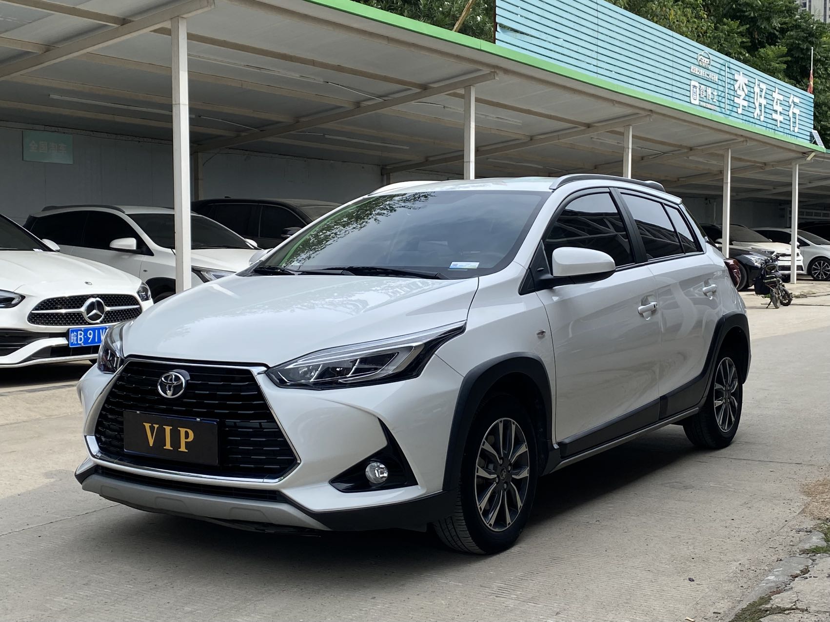 Toyota YARiS L 2022 модельного года, версия X 1.5L CVT Luxury PLUS.