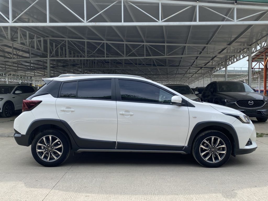 Toyota YARiS L 2022 модельного года, версия X 1.5L CVT Luxury PLUS. - Huishida Trading