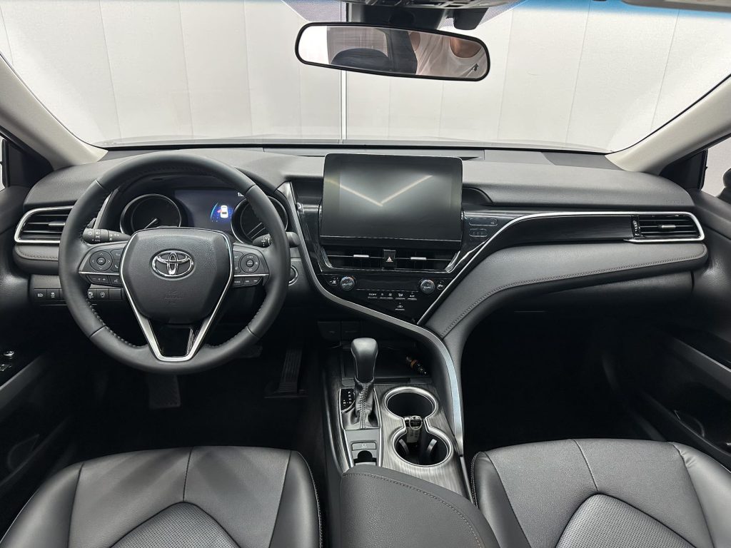 Toyota Camry 2021 2.0G Luxury - Huishida Trading