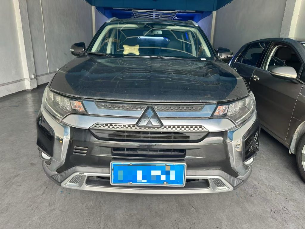 Mitsubishi Outlander 2020 модельного года, 2,4 л, полный привод, версия Zhi Xiang, 5 мест. - Huishida Trading