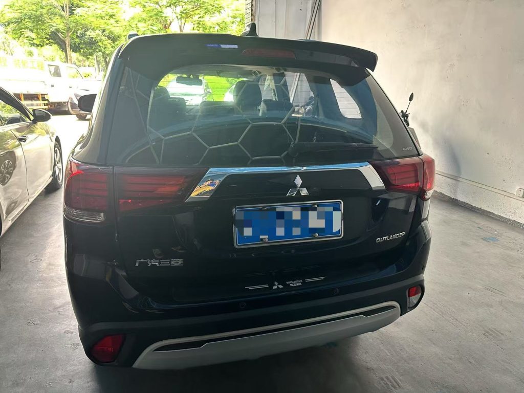 Mitsubishi Outlander 2020 модельного года, 2,4 л, полный привод, версия Zhi Xiang, 5 мест. - Huishida Trading