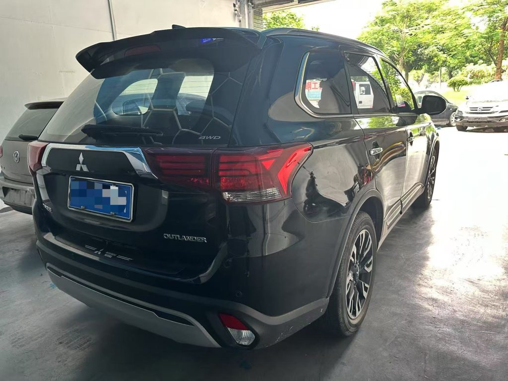 Mitsubishi Outlander 2020 модельного года, 2,4 л, полный привод, версия Zhi Xiang, 5 мест. - Huishida Trading