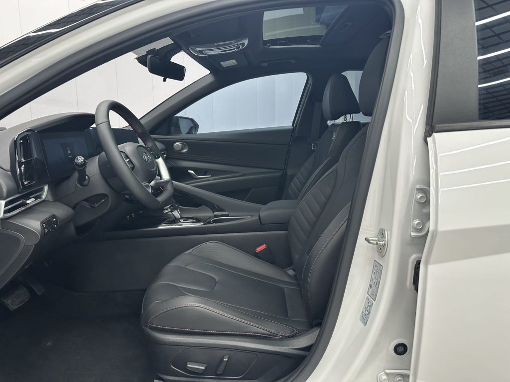 Hyundai Elantra 2022 1.5L CVT LUX Premium - Huishida Trading