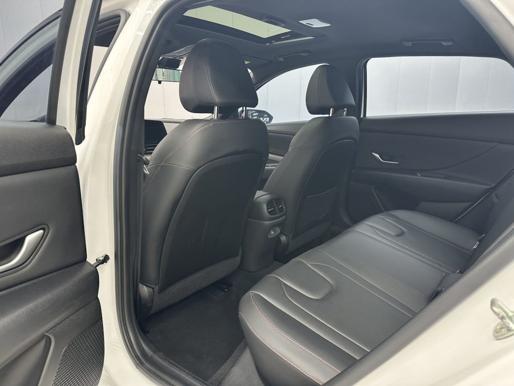 Hyundai Elantra 2022 1.5L CVT LUX Premium - Huishida Trading