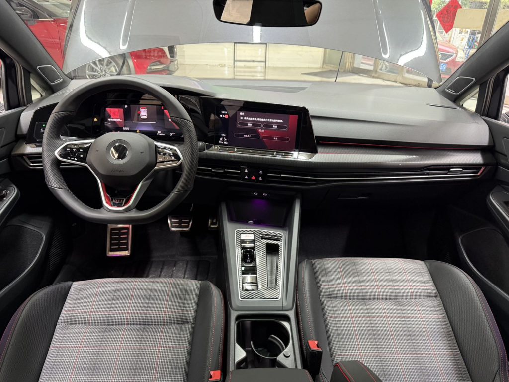 Volkswagen Golf GTI 2021 модельного года, модификация 380TSI DSG GTI - Huishida Trading