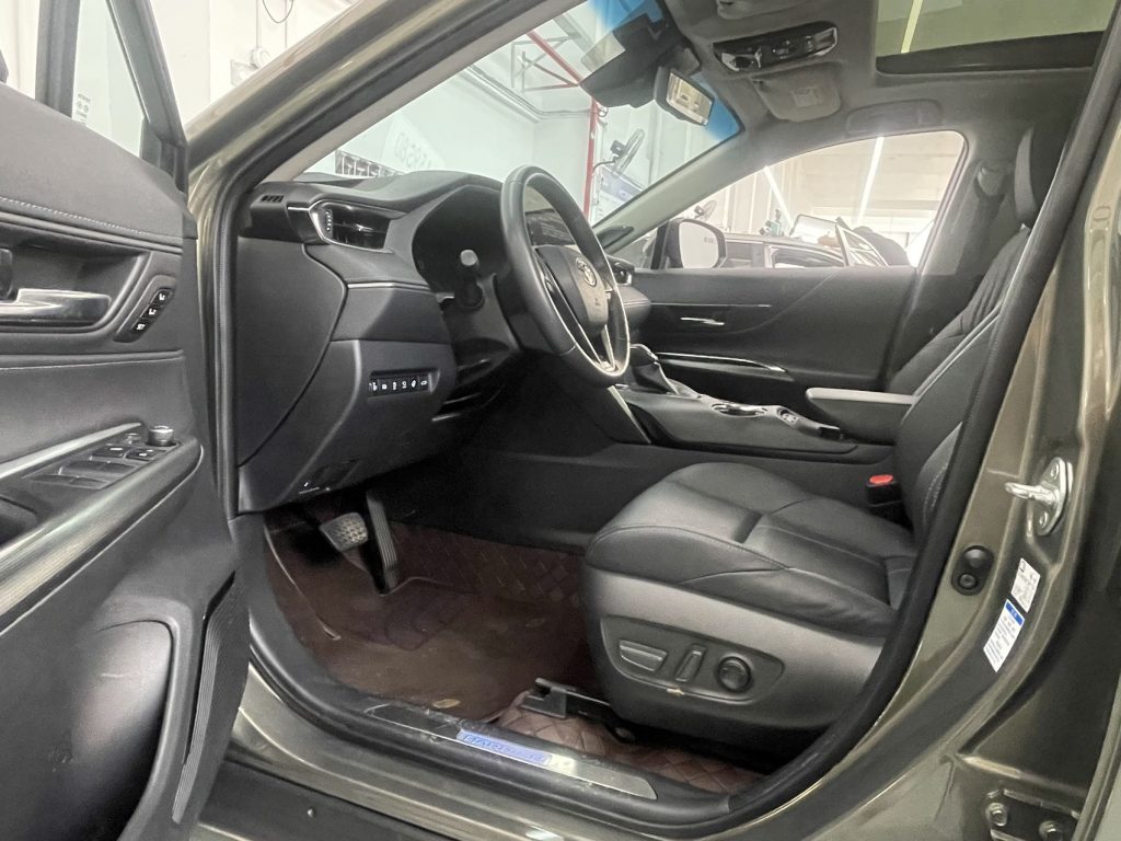 Toyota HARRIER 2022 2.5L Twin Engine 4WD Flagship Edition - Huishida Trading