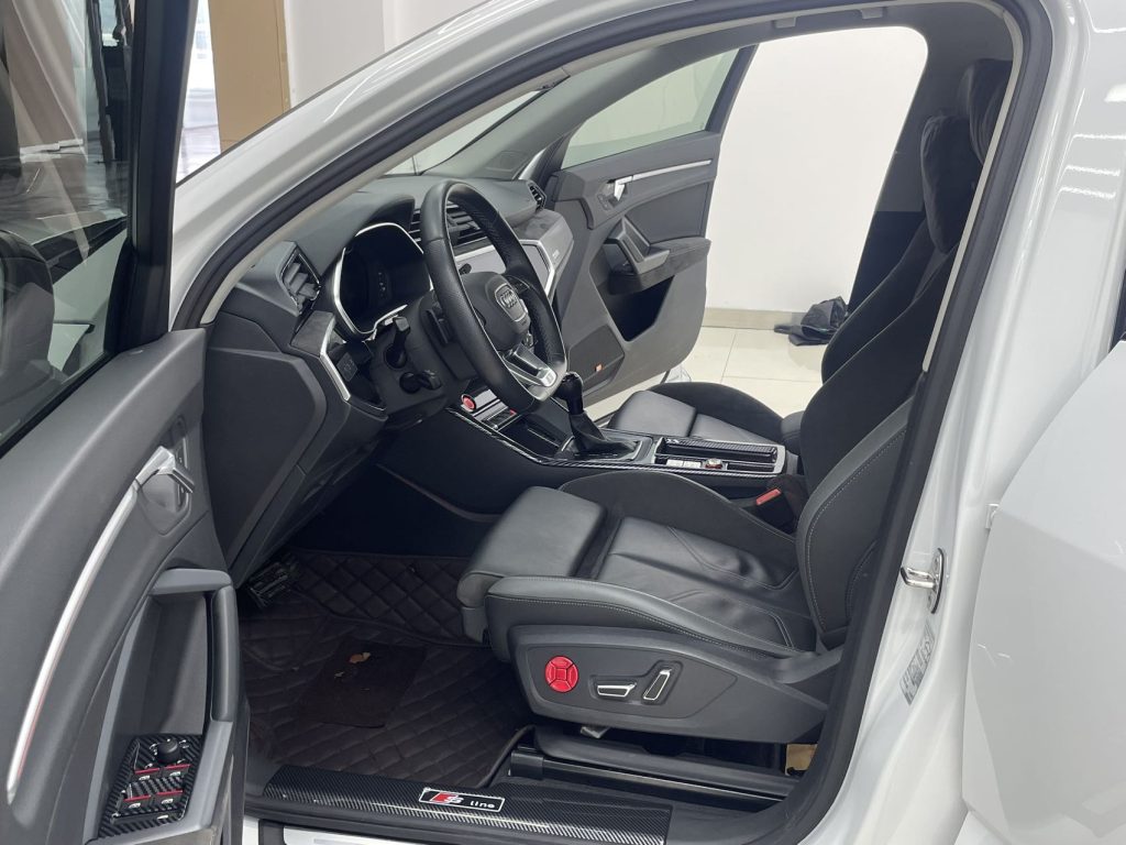 Audi Q3 2021 40TFSI спорт назад - Huishida Trading