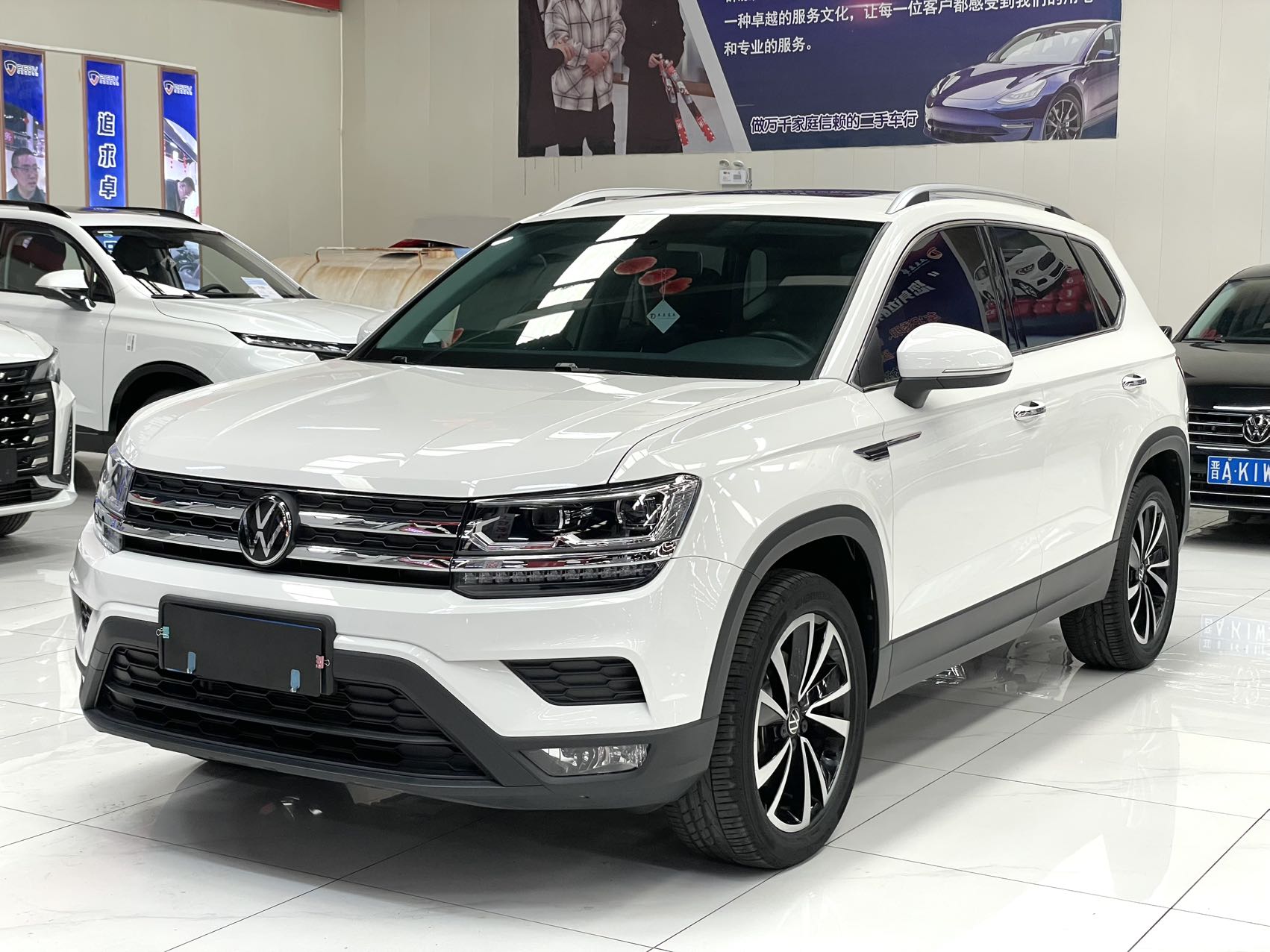 Volkswagen Tharu 2021 280TSI двухколесный привод, версия Luxury PLUS