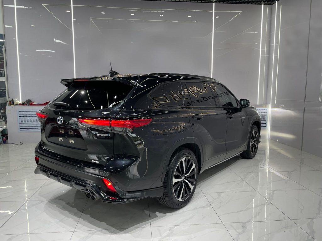 Toyota Crown Kluger 2021 модельного года, 2,5 л, HEV, полный привод, версия «Престиж» - Huishida Trading