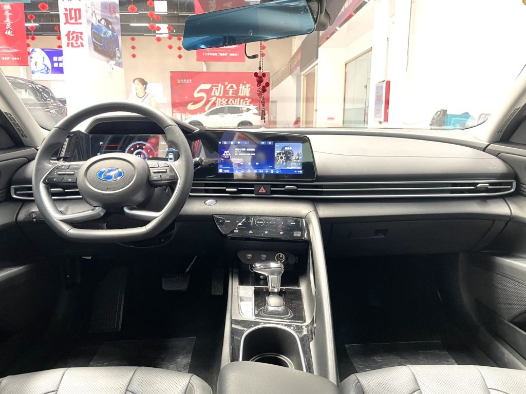 Hyundai Elantra 2022 1.5L CVT LUX Prestige Edition - Huishida Trading