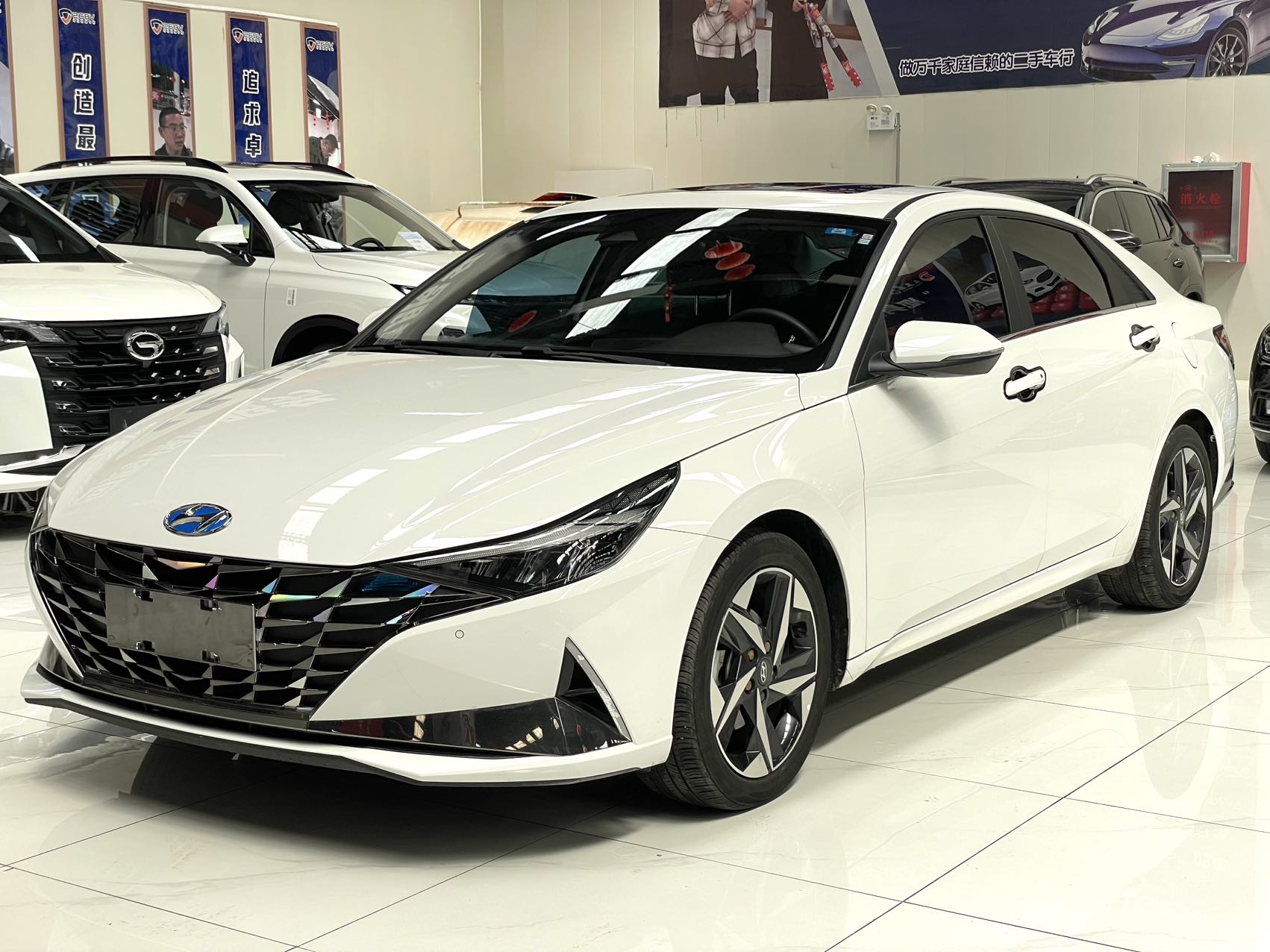 Hyundai Elantra 2022 1.5L CVT LUX Prestige Edition