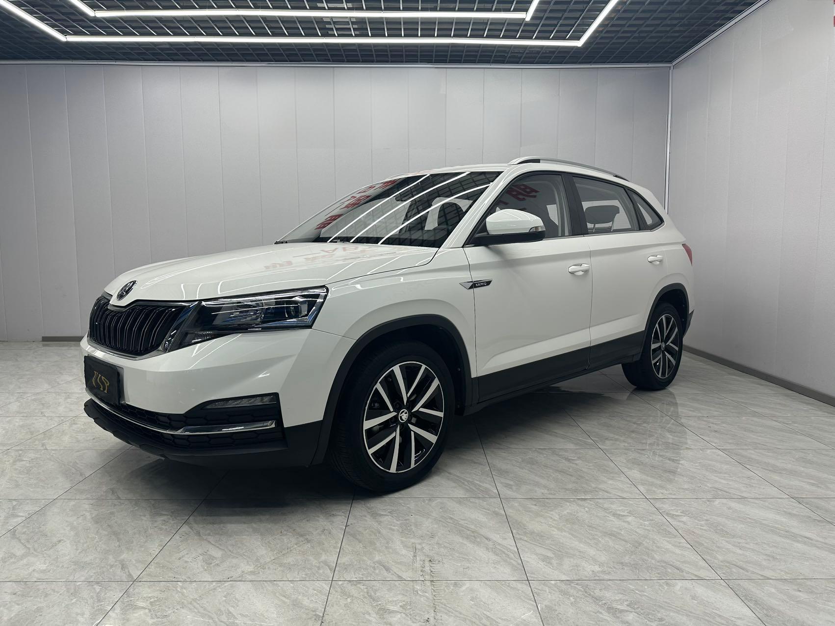 Skoda Kamiq  2020 года выпуска, 1,5 л, автоматическая коробка передач, комфортная версия.