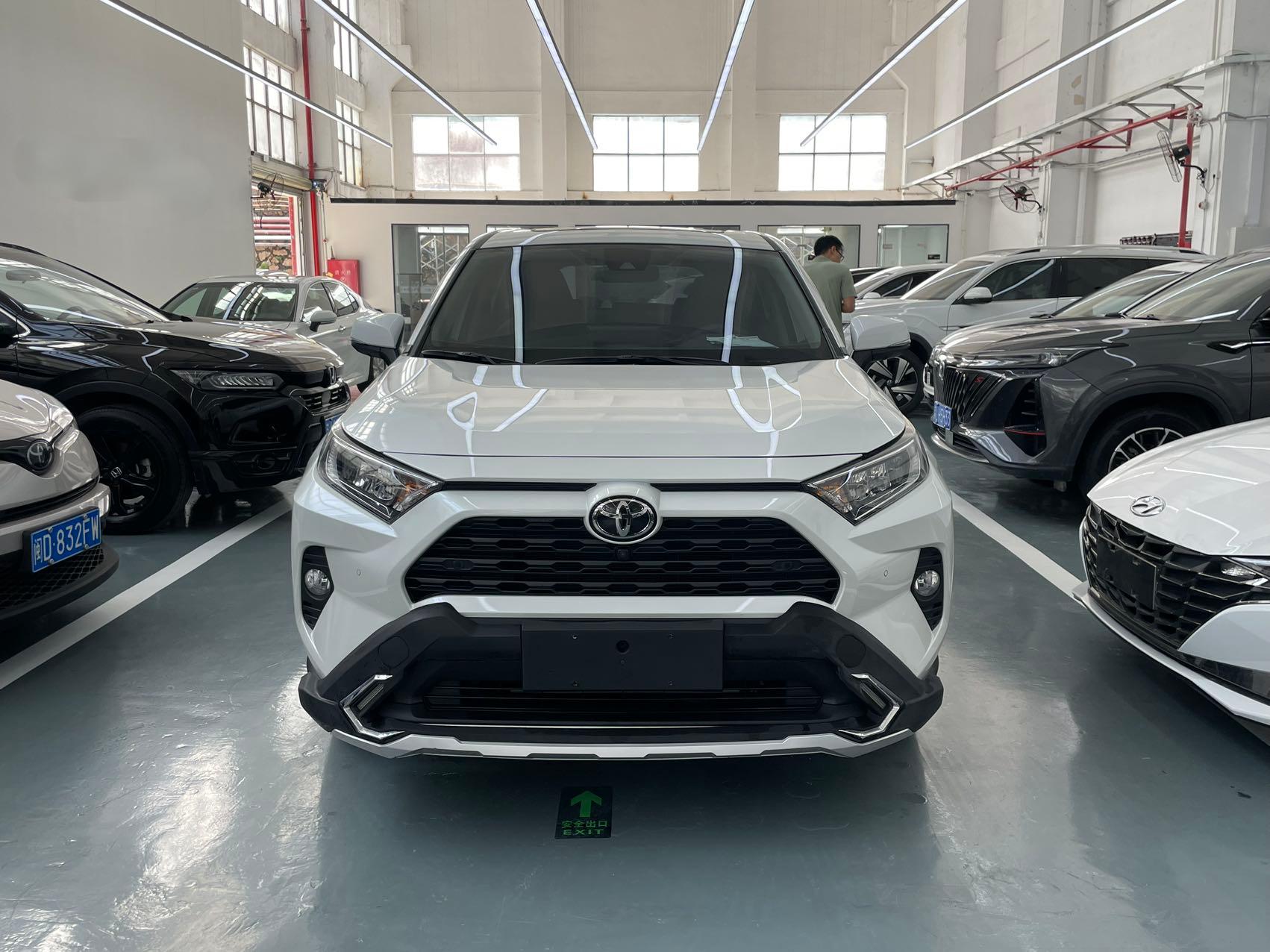 2022 Toyota  RAV4  Fashion Plus