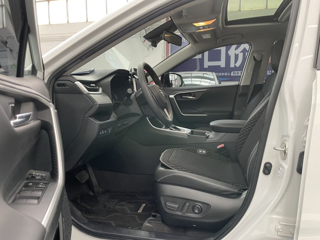 2022 Toyota RAV4 Fashion Plus - Huishida Trading
