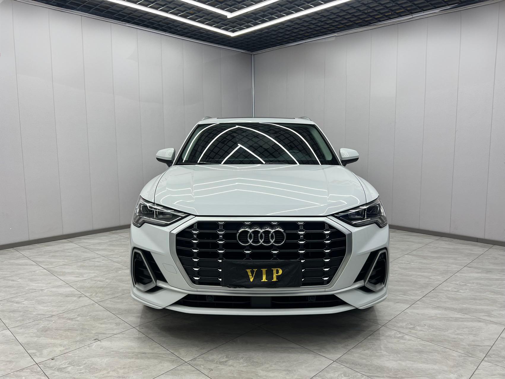 Audi Q3  2022 модельного года 35 TFSI Стильный и динамичный