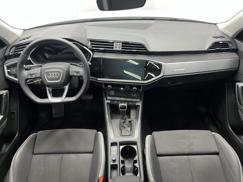 Audi Q3 2022 модельного года 35 TFSI Стильный и динамичный - Huishida Trading