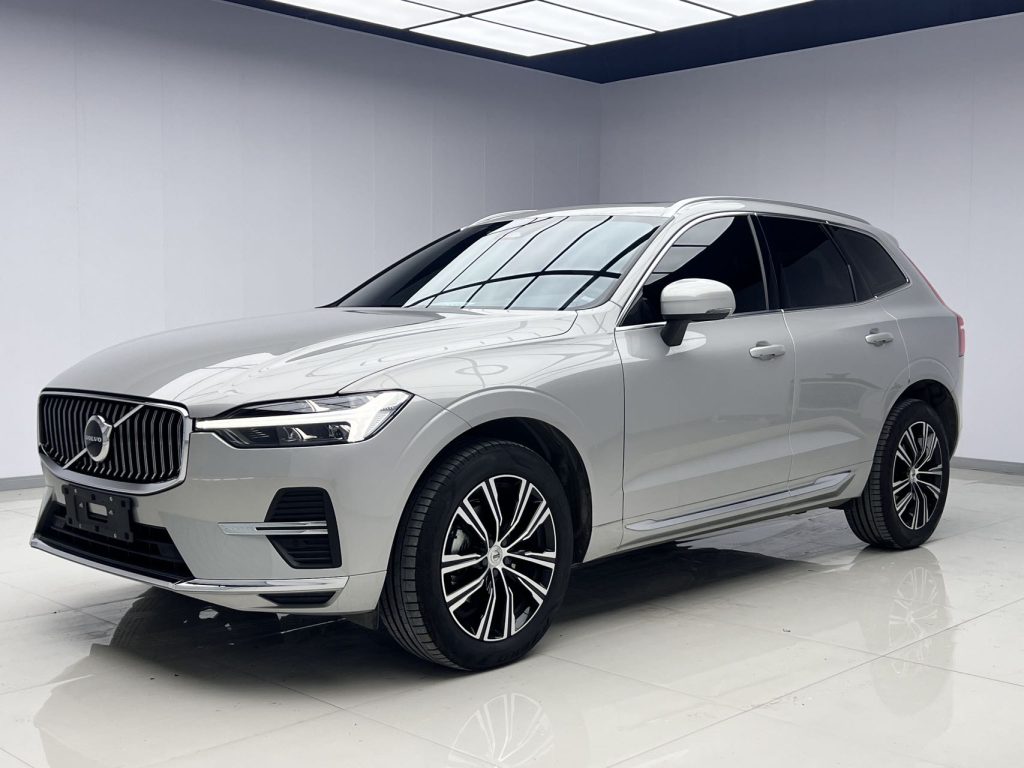 Volvo XC60 2022 B5 с полным приводом, версия Smart Luxury - Huishida Trading