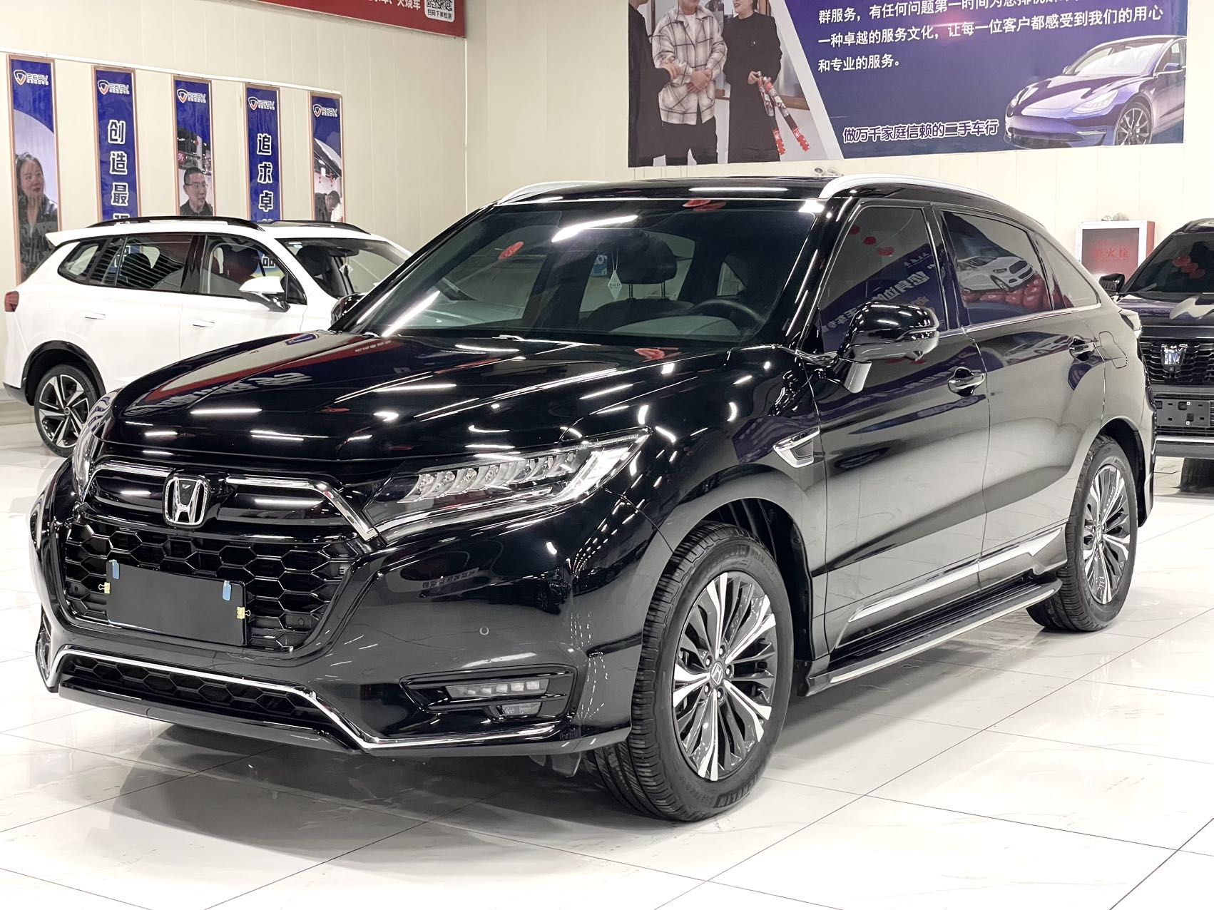 Honda URV 2020 модельного года 370TURBO с полным приводом, версия «Премиум»