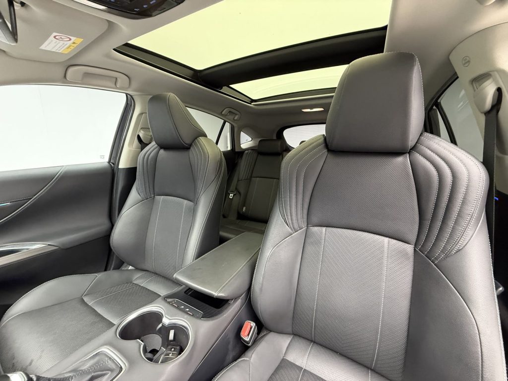 Toyota HARRIER 2022 модельного года, 2,0 л, CVT, передний привод, версия «Премиум» - Huishida Trading